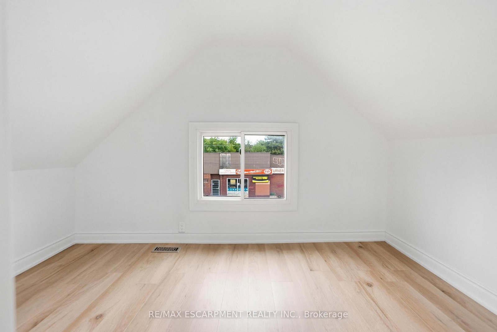 1062 Cannon Street E • Hamilton, ON photo 16