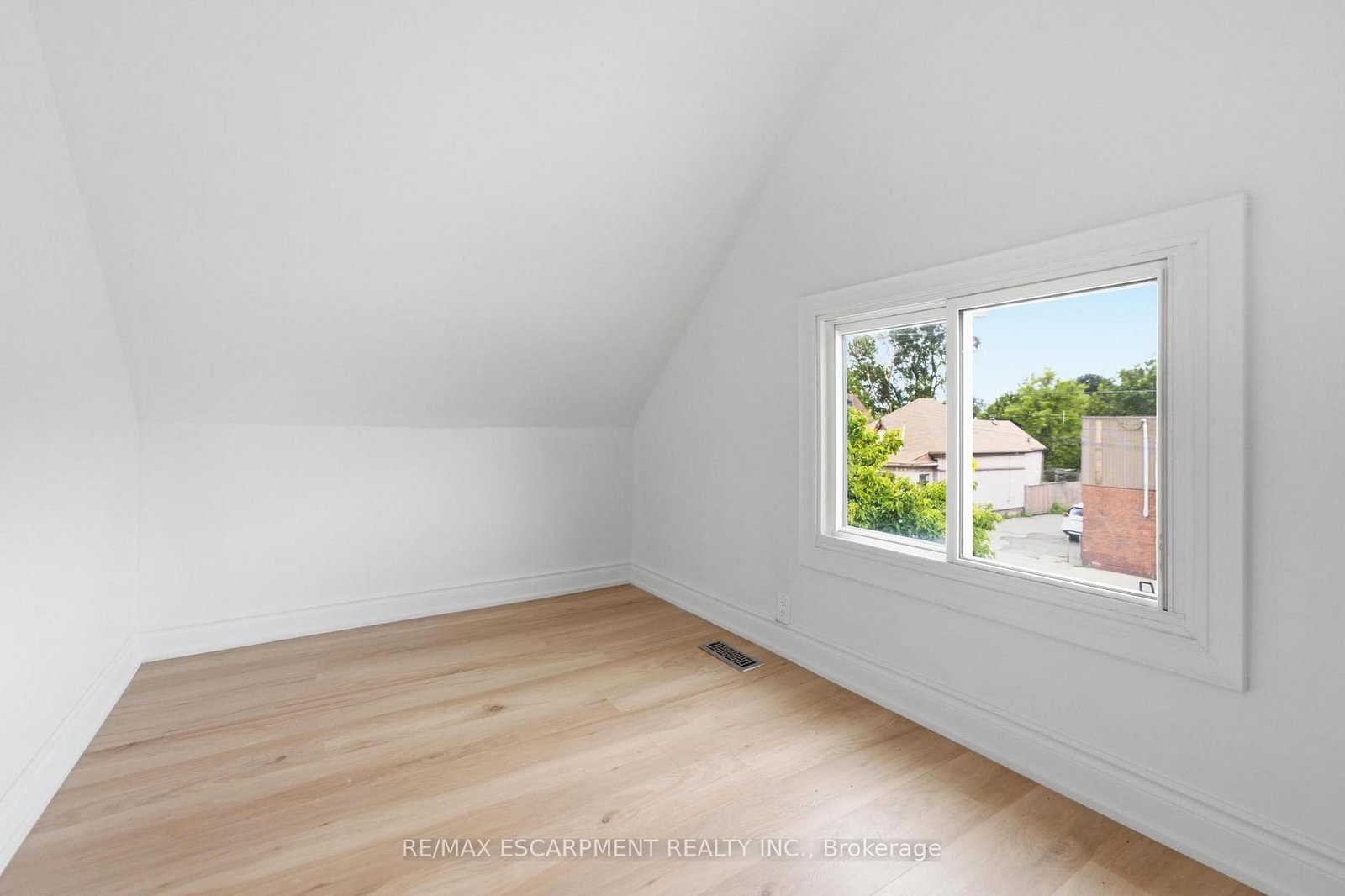 1062 Cannon Street E • Hamilton, ON photo 17