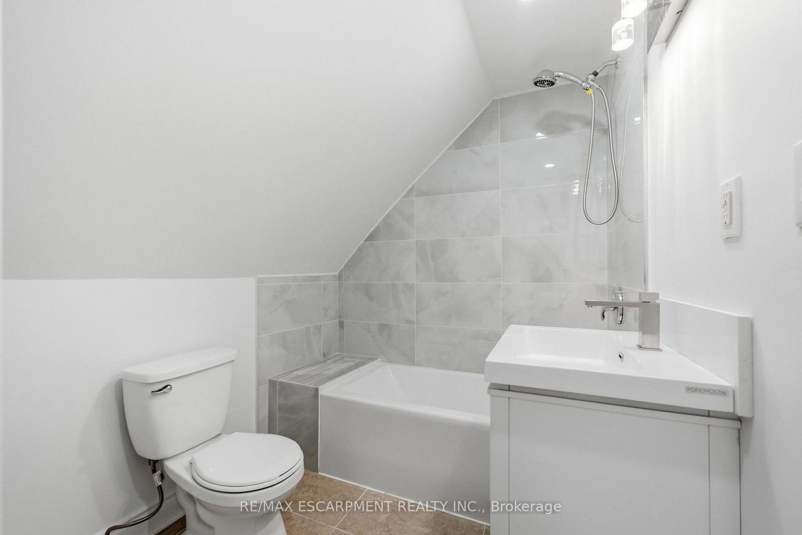 1062 Cannon Street E • Hamilton, ON photo 20