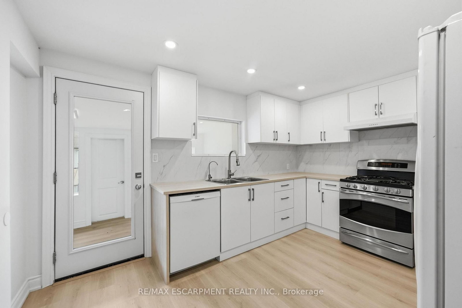 1062 Cannon Street E • Hamilton, ON photo 4