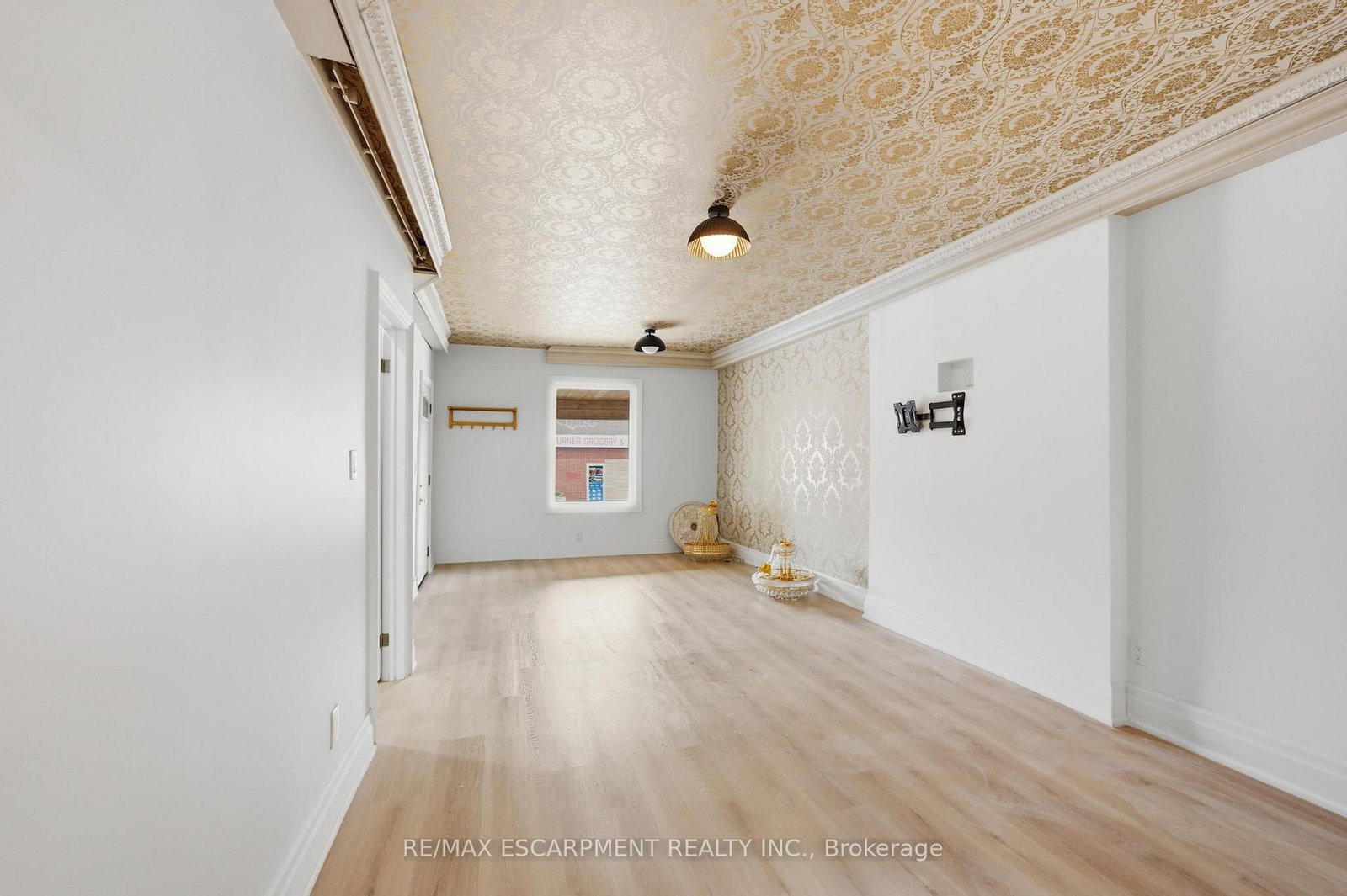 1062 Cannon Street E • Hamilton, ON photo 6