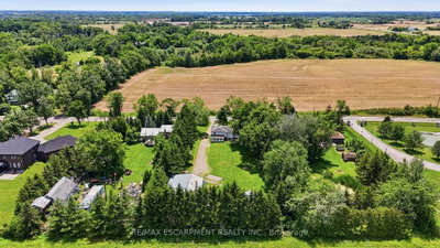 Detached House for sale at 8404 Chippewa Road, Hamilton, Ontario, L0R 1W0 - Mount Hope - MLS: X13769668