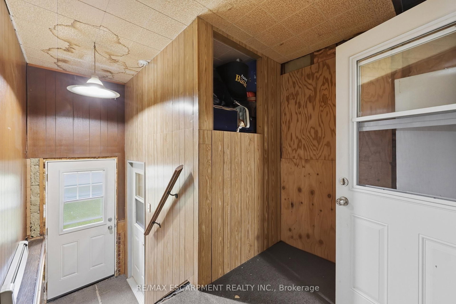 8404 Chippewa Road • Hamilton, ON photo 15