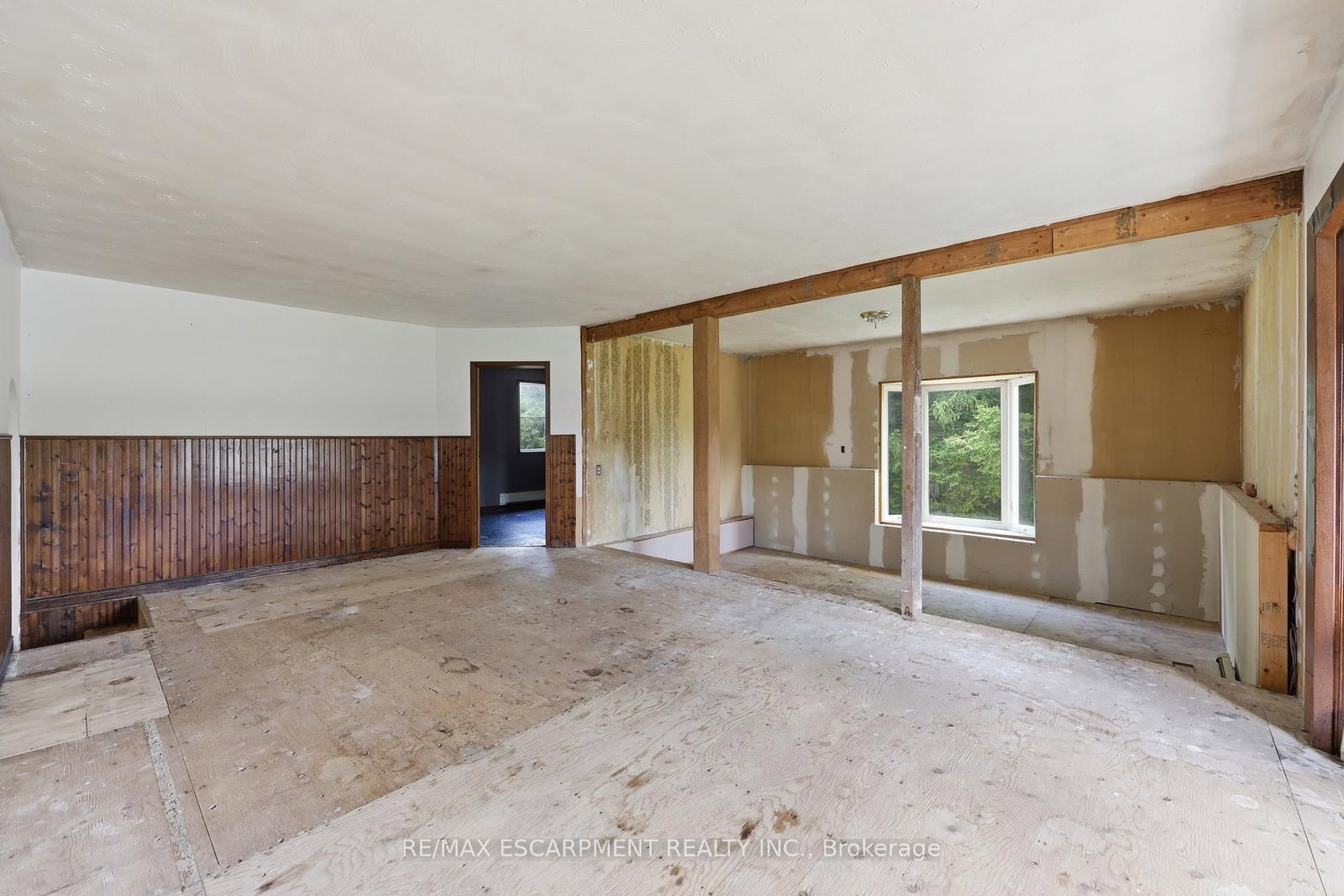 8404 Chippewa Road • Hamilton, ON photo 19