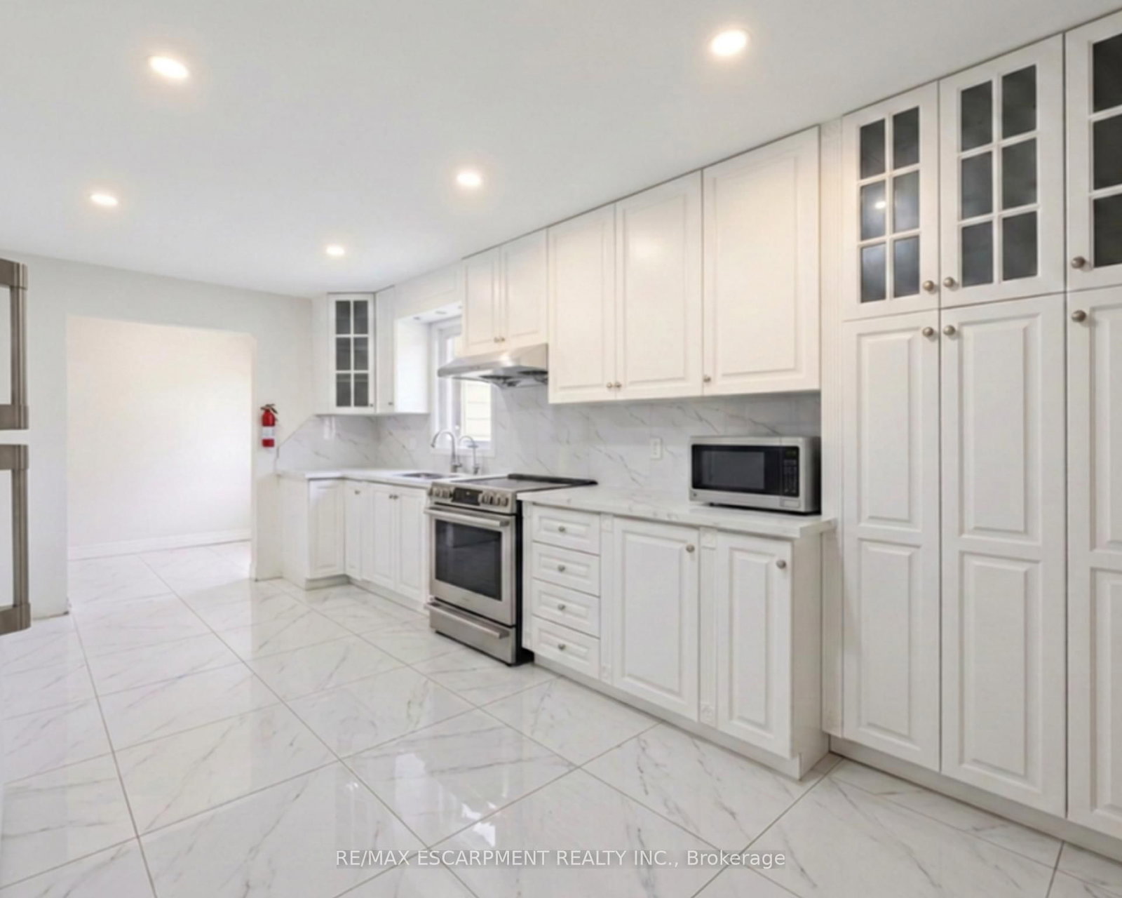 8404 Chippewa Road • Hamilton, ON photo 23