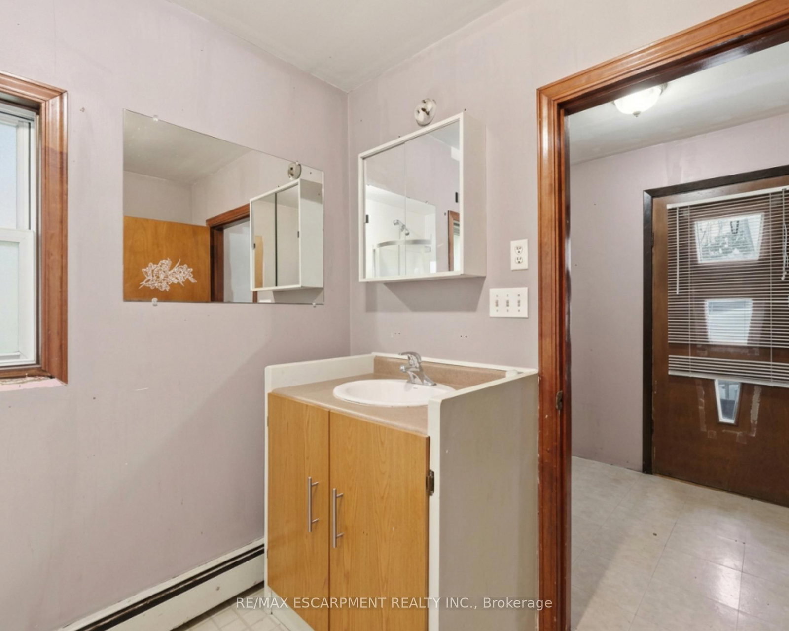 8404 Chippewa Road • Hamilton, ON photo 30