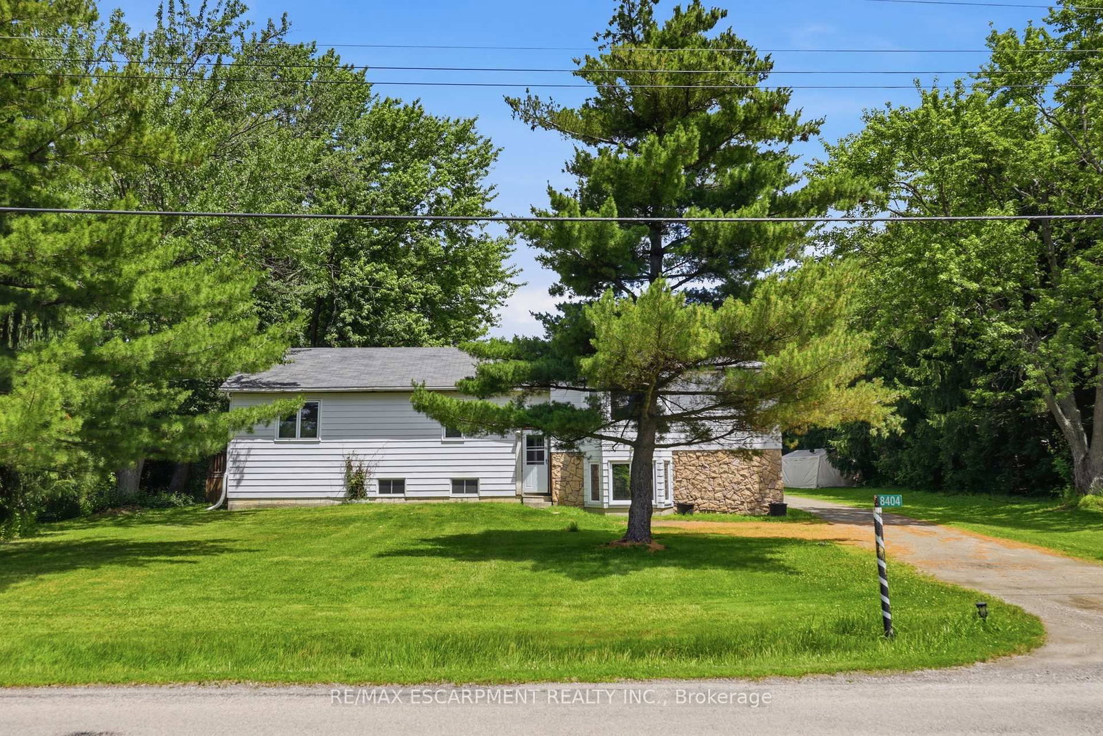 8404 Chippewa Road • Hamilton, ON photo 4