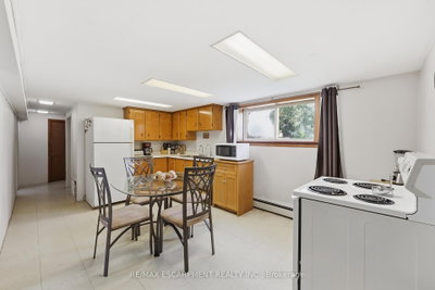 8404 Chippewa Road • Hamilton, ON photo 8