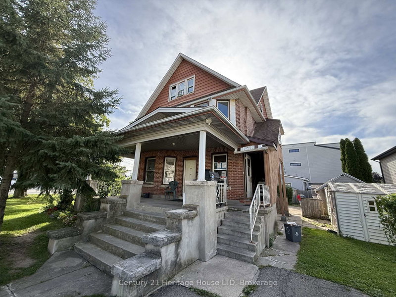 31 Pine Street N