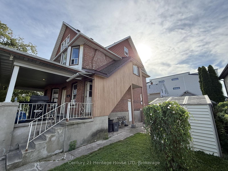 31 Pine Street N