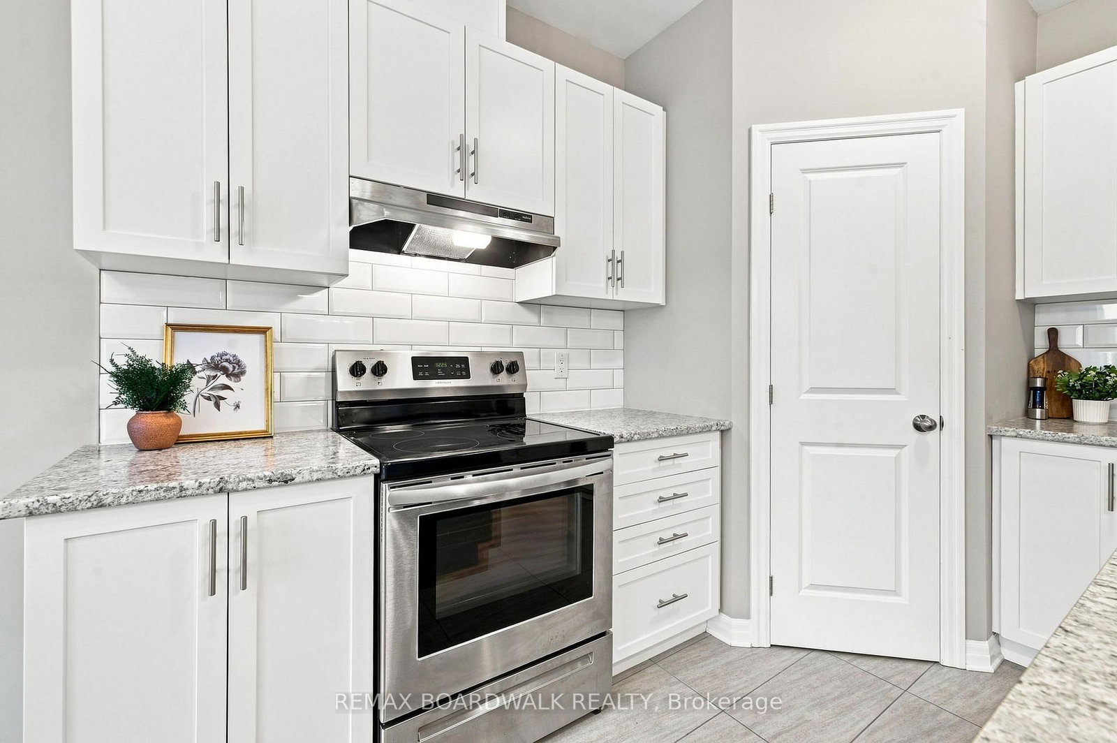 714 Maurice Stead Street • Almonte, ON photo 11
