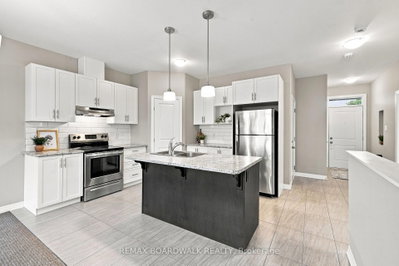 714 Maurice Stead Street • Almonte, ON photo 6