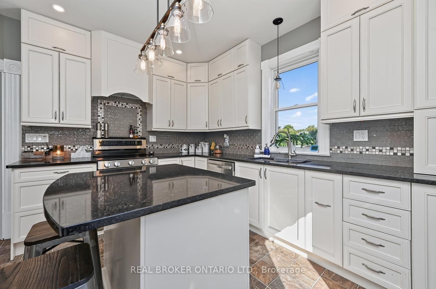 27 Abel Street • Smiths Falls, ON photo 16