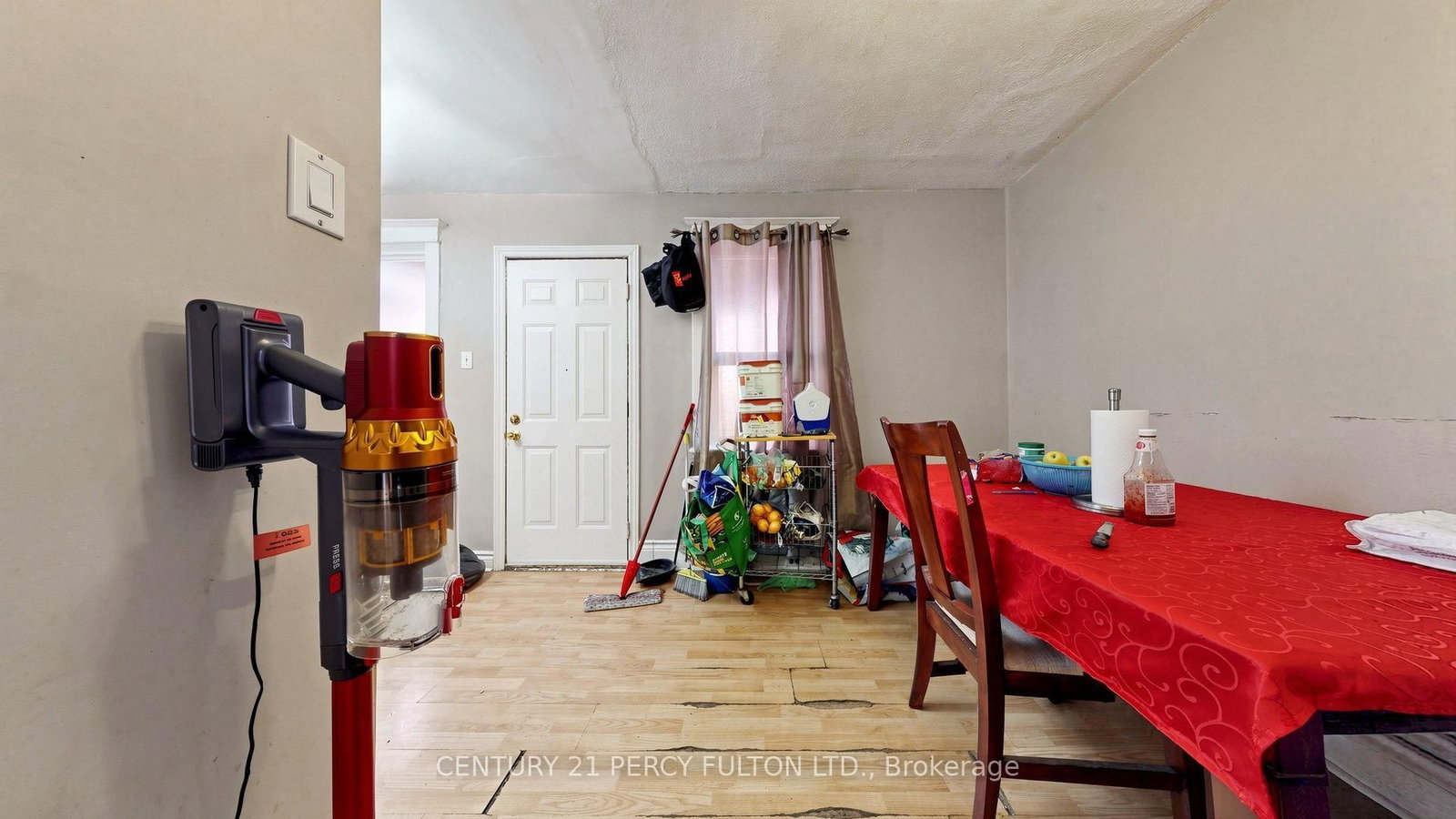 207-209 Victoria Avenue N • Hamilton, ON photo 16