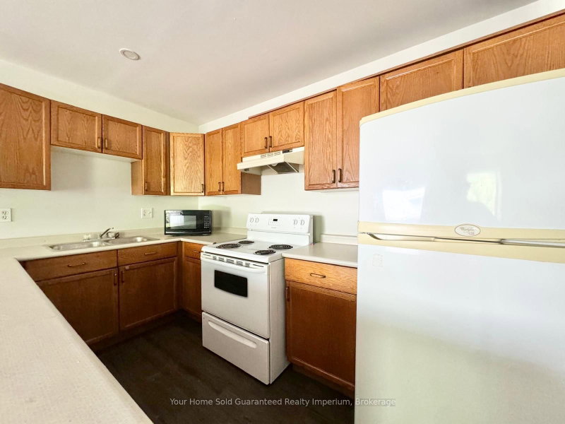Upper (B) - 59 Queenston Street