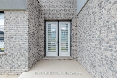 3415 Isleworth Rd Road W • London South, ON photo 5