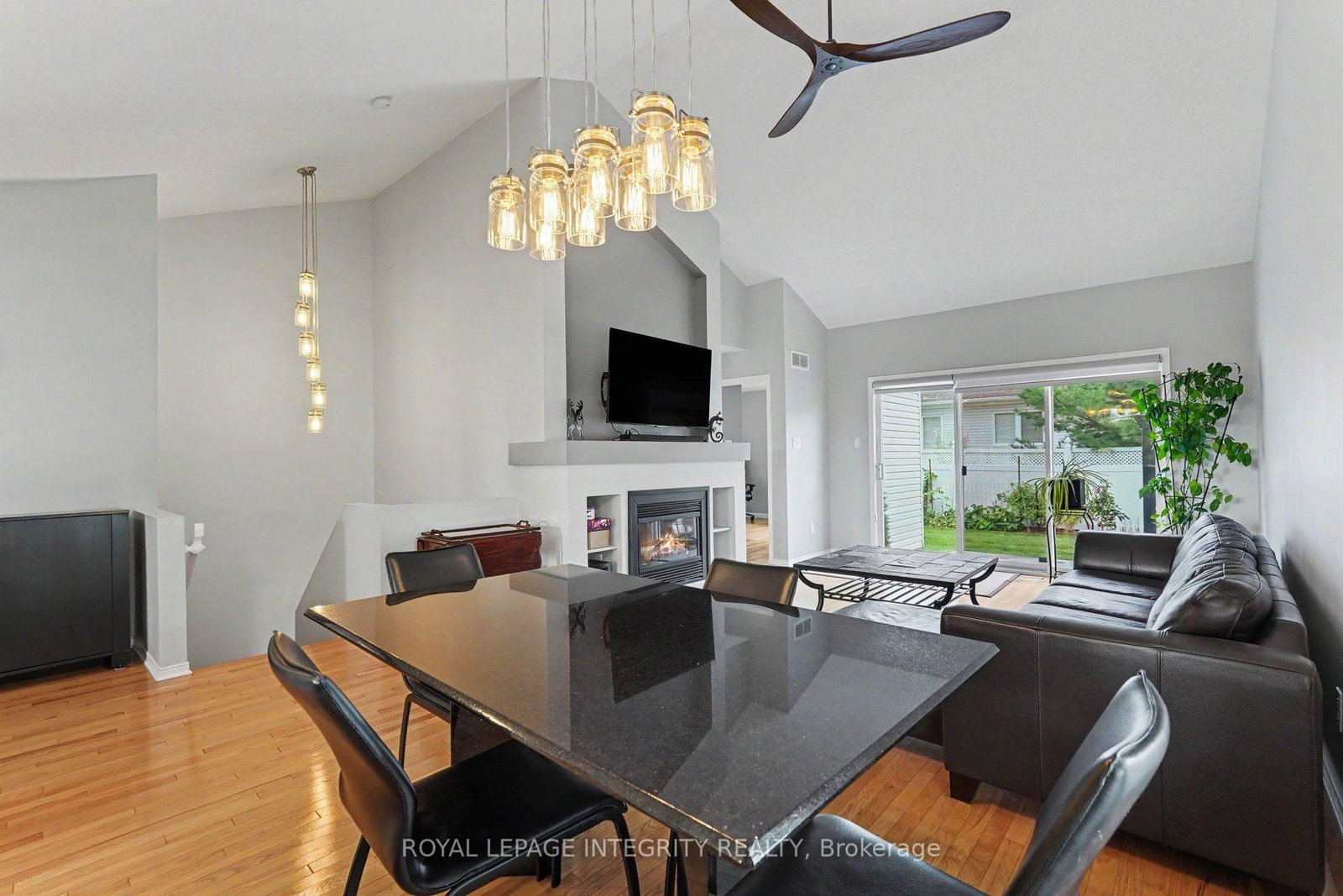 50 Baypointe Crescent • Barrhaven, ON photo 11