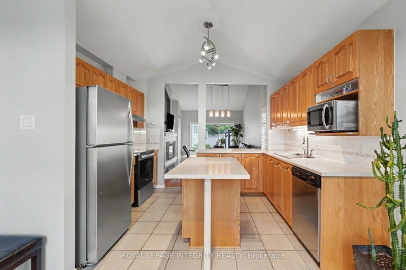 50 Baypointe Cres photo 4