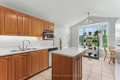 50 Baypointe Crescent • Barrhaven, ON photo 7