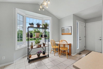 50 Baypointe Crescent • Barrhaven, ON photo 9