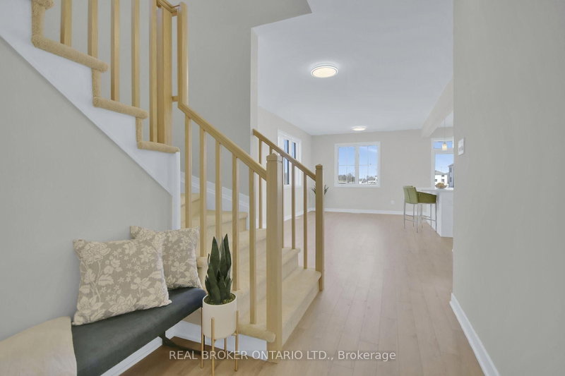 618 Keatons Way W
