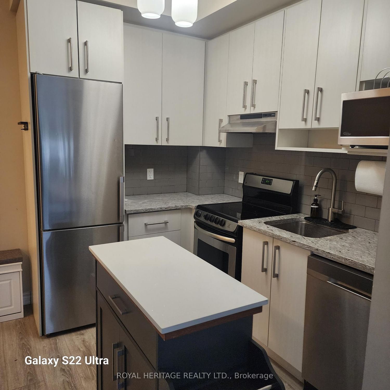 10 Esplanade Lane • #513 • Grimsby, ON photo 14
