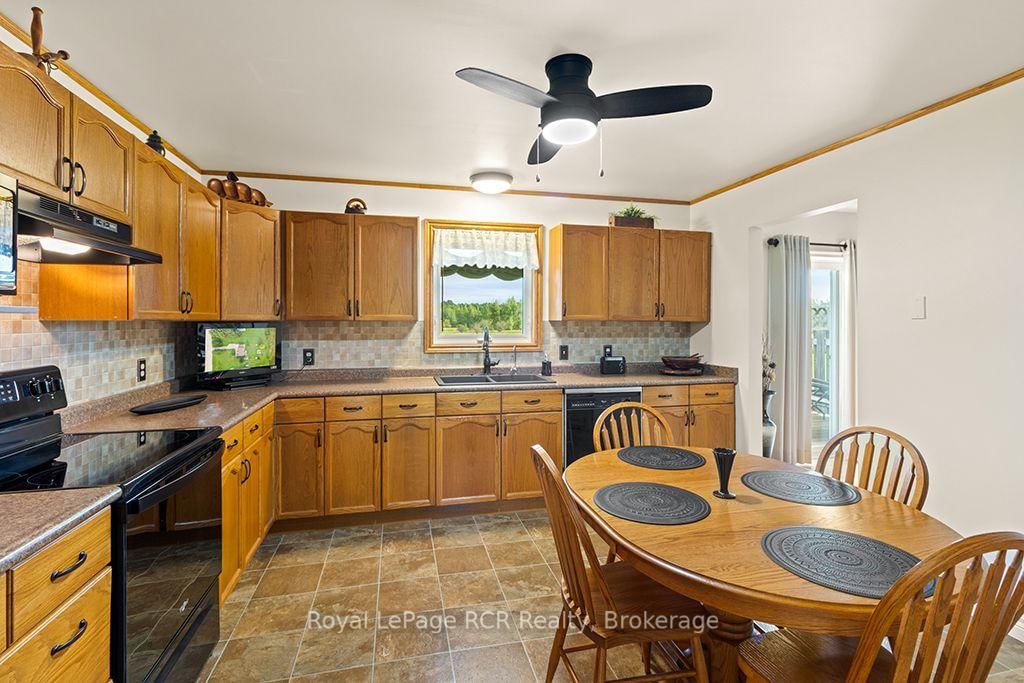 122318 Grey Rd 5 Road • Georgian Bluffs, ON photo 11