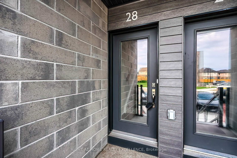 28 - 261 Woodbine Avenue