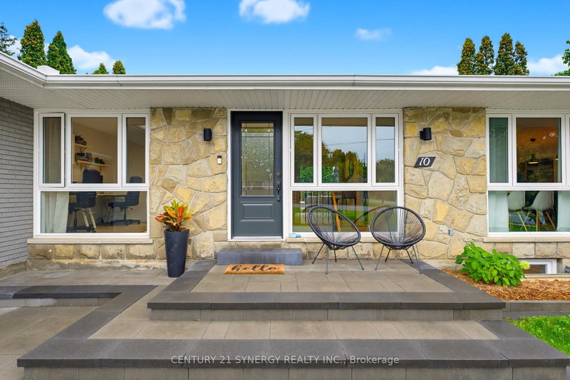 10 Honey Gables Drive