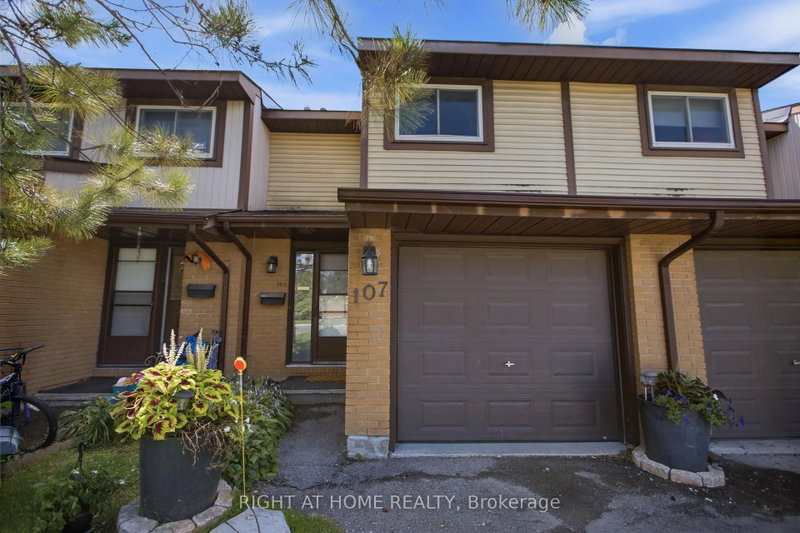 8 - 107 Castlefrank Road