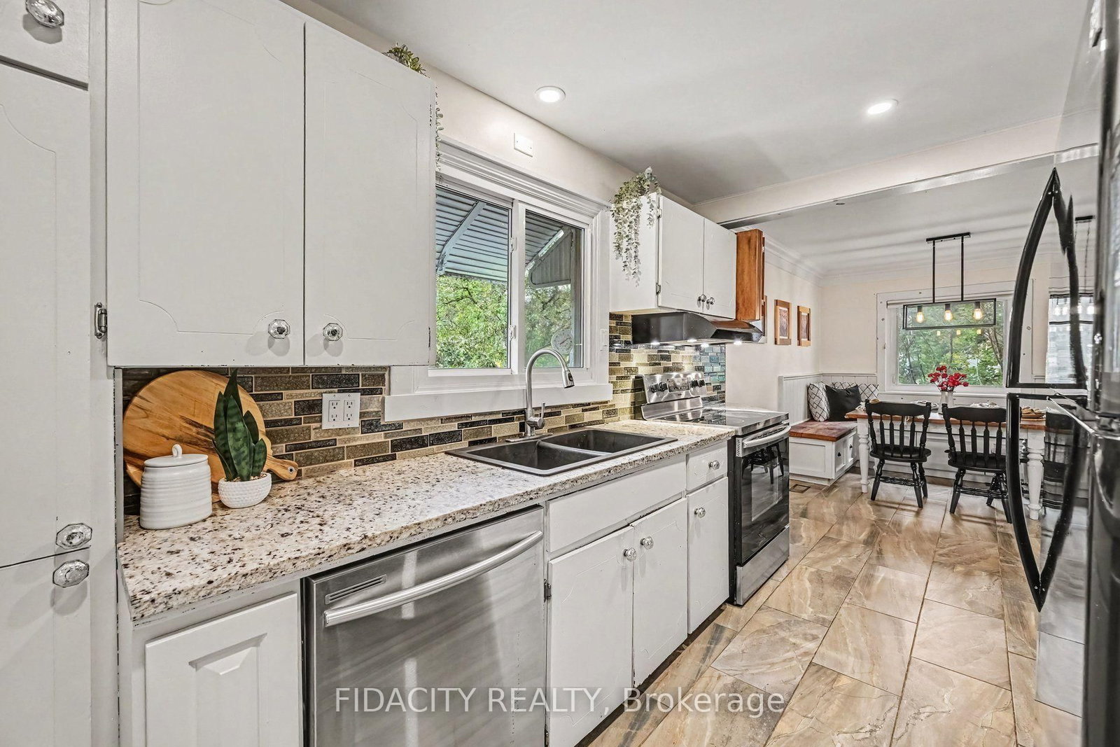 7 Truelove Street • Cobden, ON photo 12