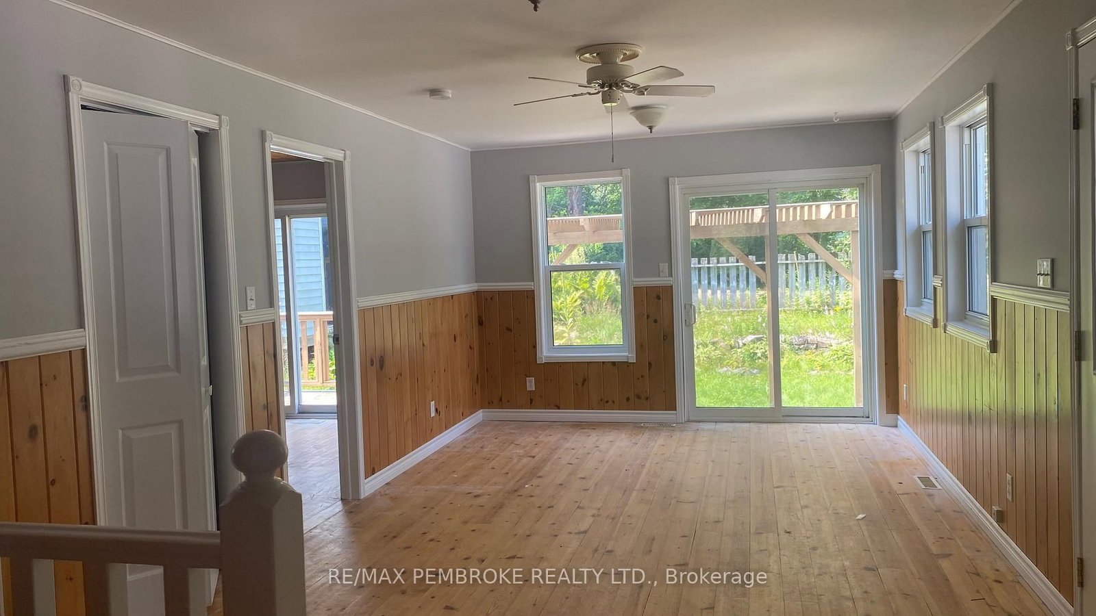 53 Huron Street • Deep River, ON photo 10