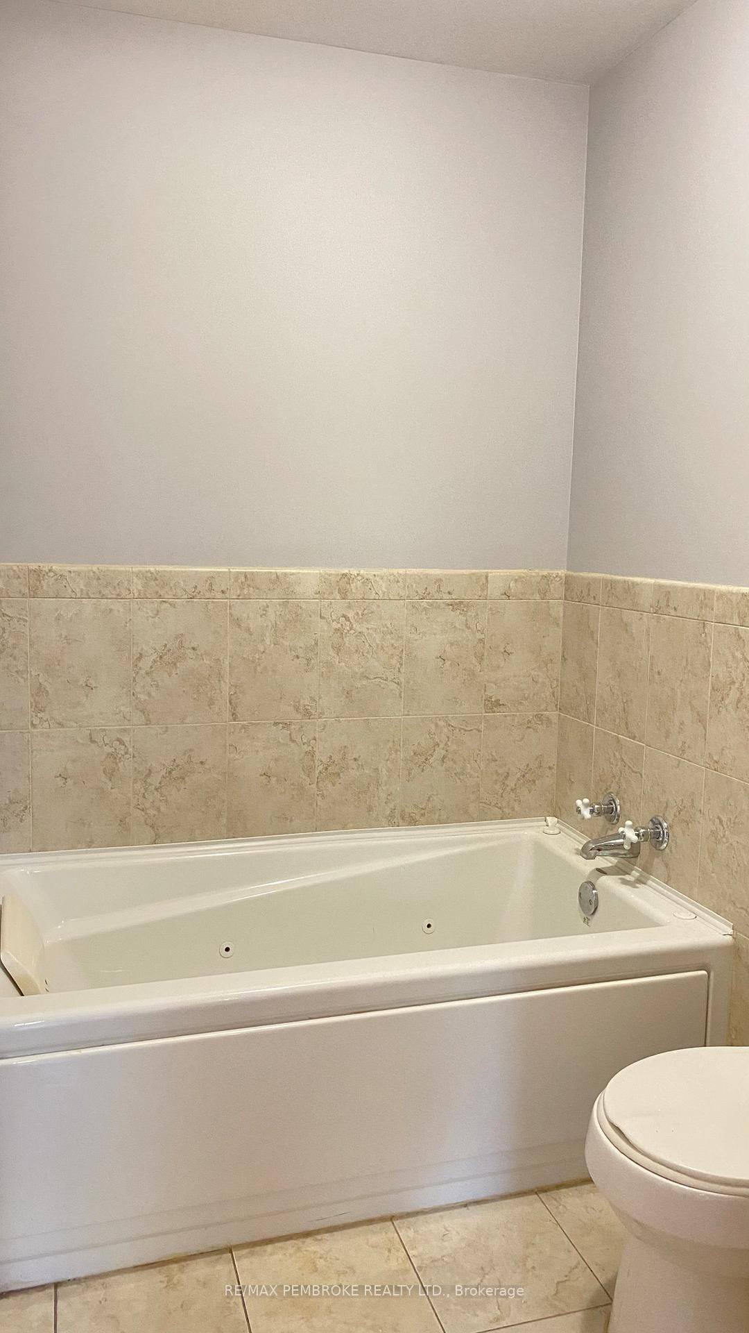 53 Huron Street • Deep River, ON photo 12