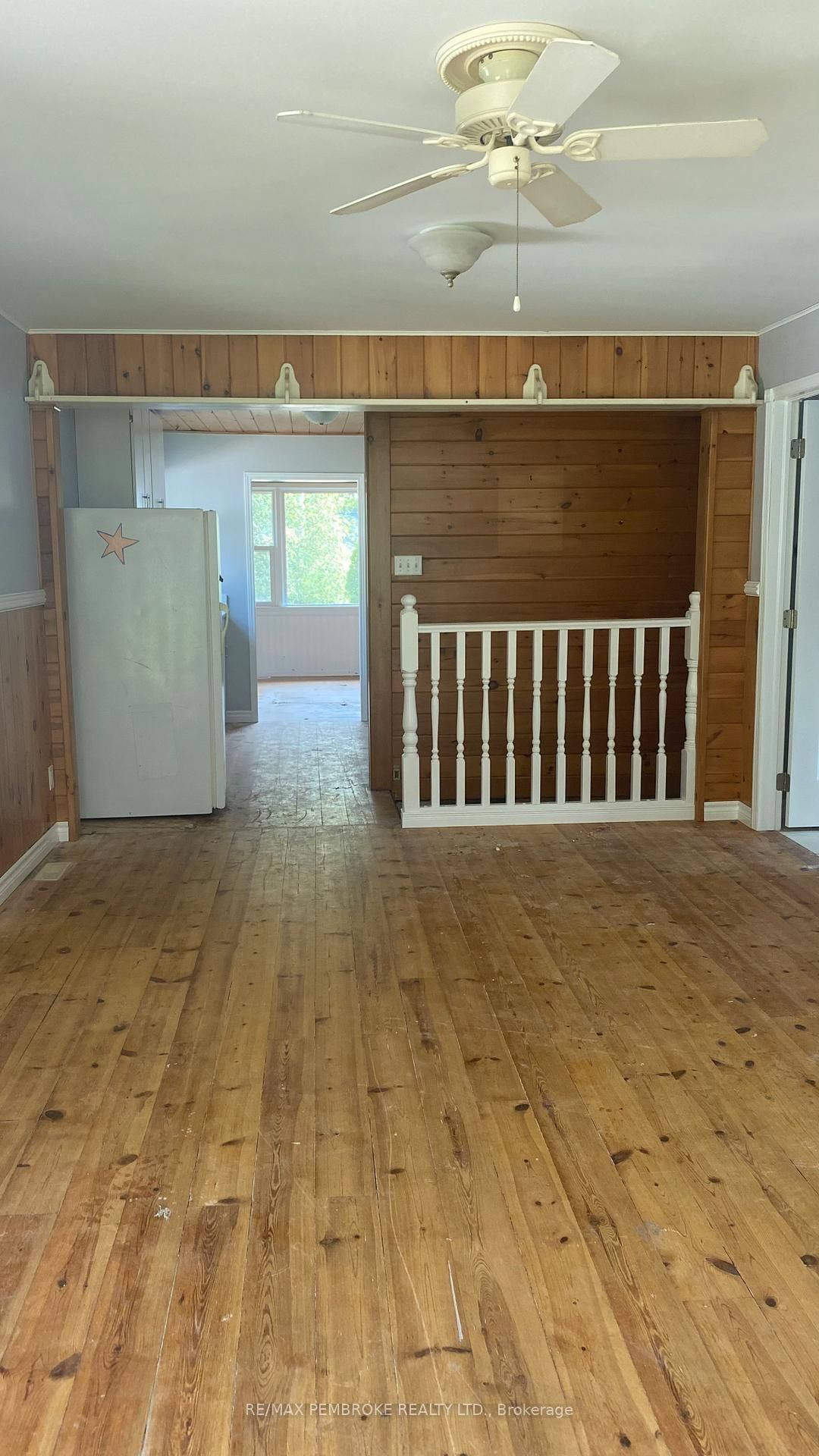 53 Huron Street • Deep River, ON photo 3
