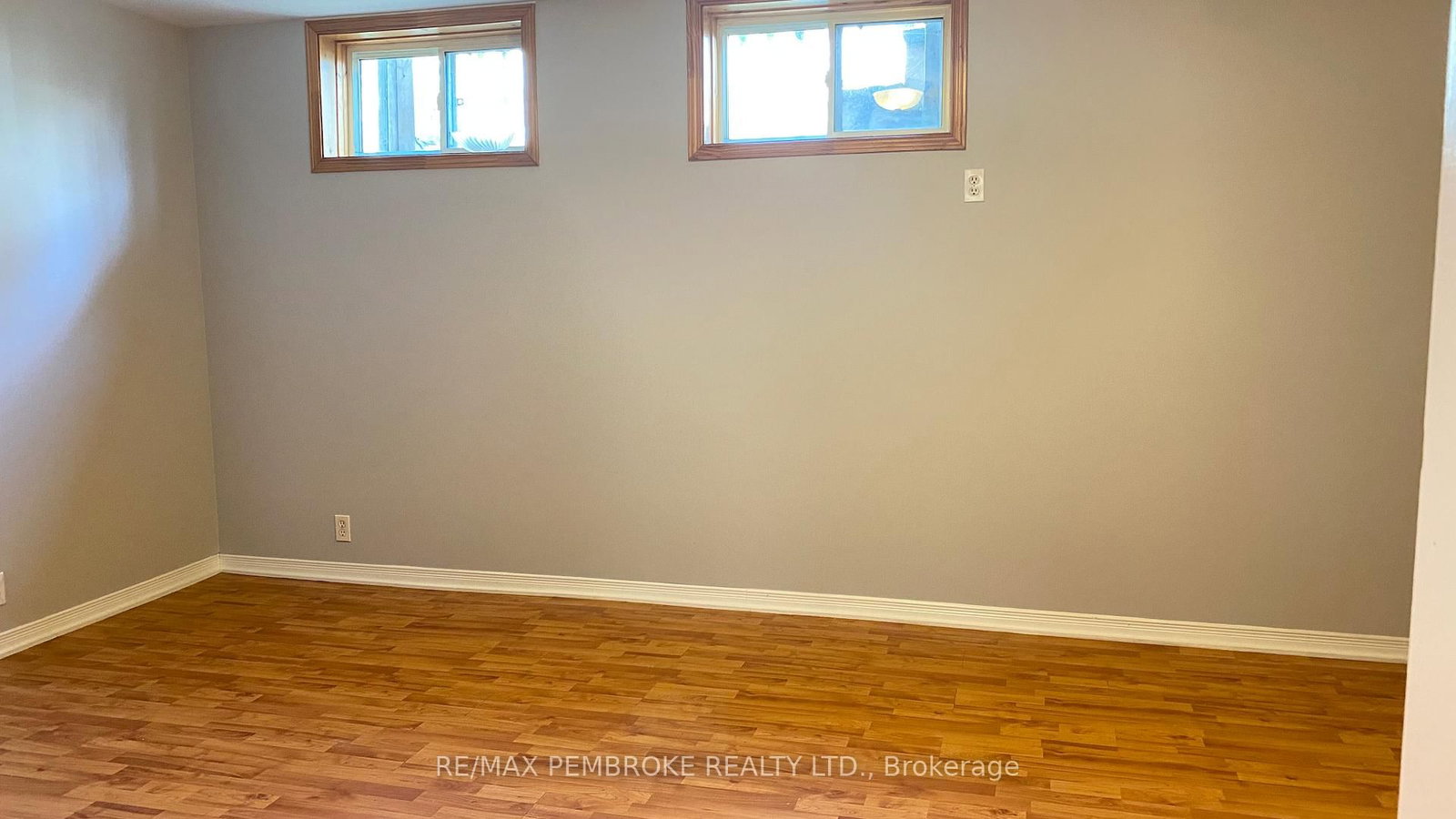 53 Huron Street • Deep River, ON photo 8