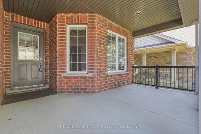 91 Lynch Circle E • Guelph, ON photo 3