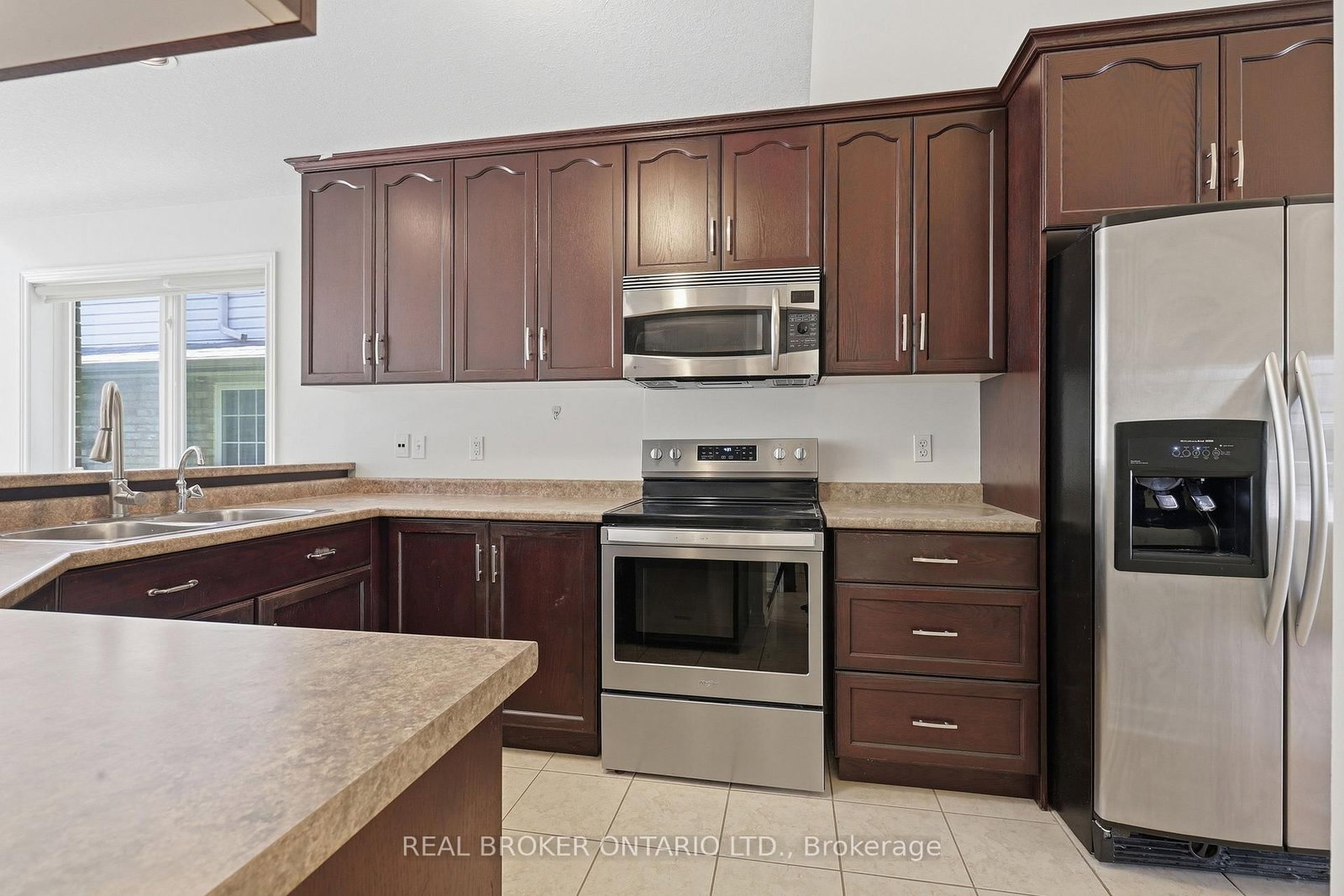 91 Lynch Circle E • Guelph, ON photo 8