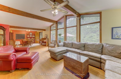 80 Chapel Hill Drive • Kitchener, ON photo 4