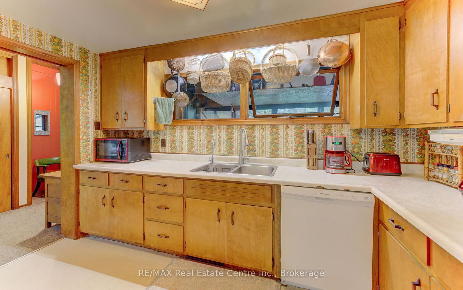80 Chapel Hill Drive • Kitchener, ON photo 8