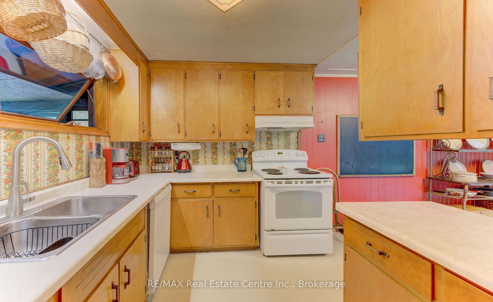 80 Chapel Hill Drive • Kitchener, ON photo 9