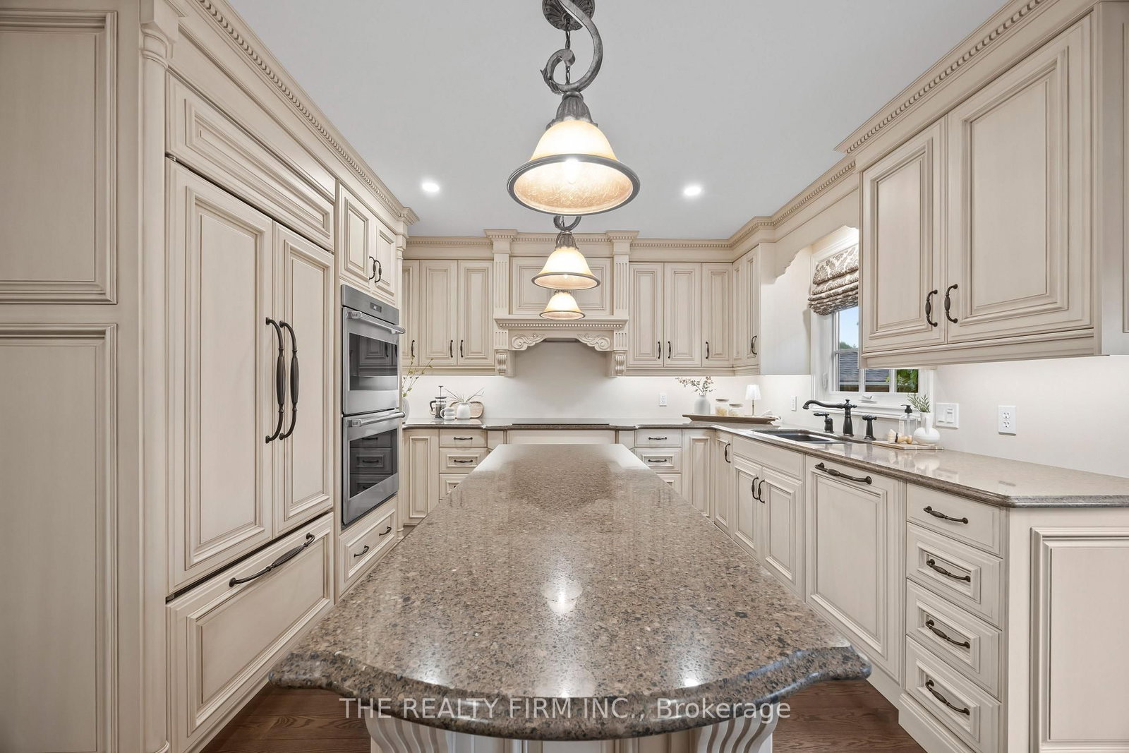 4077 Pine Crescent • Petrolia, ON photo 13