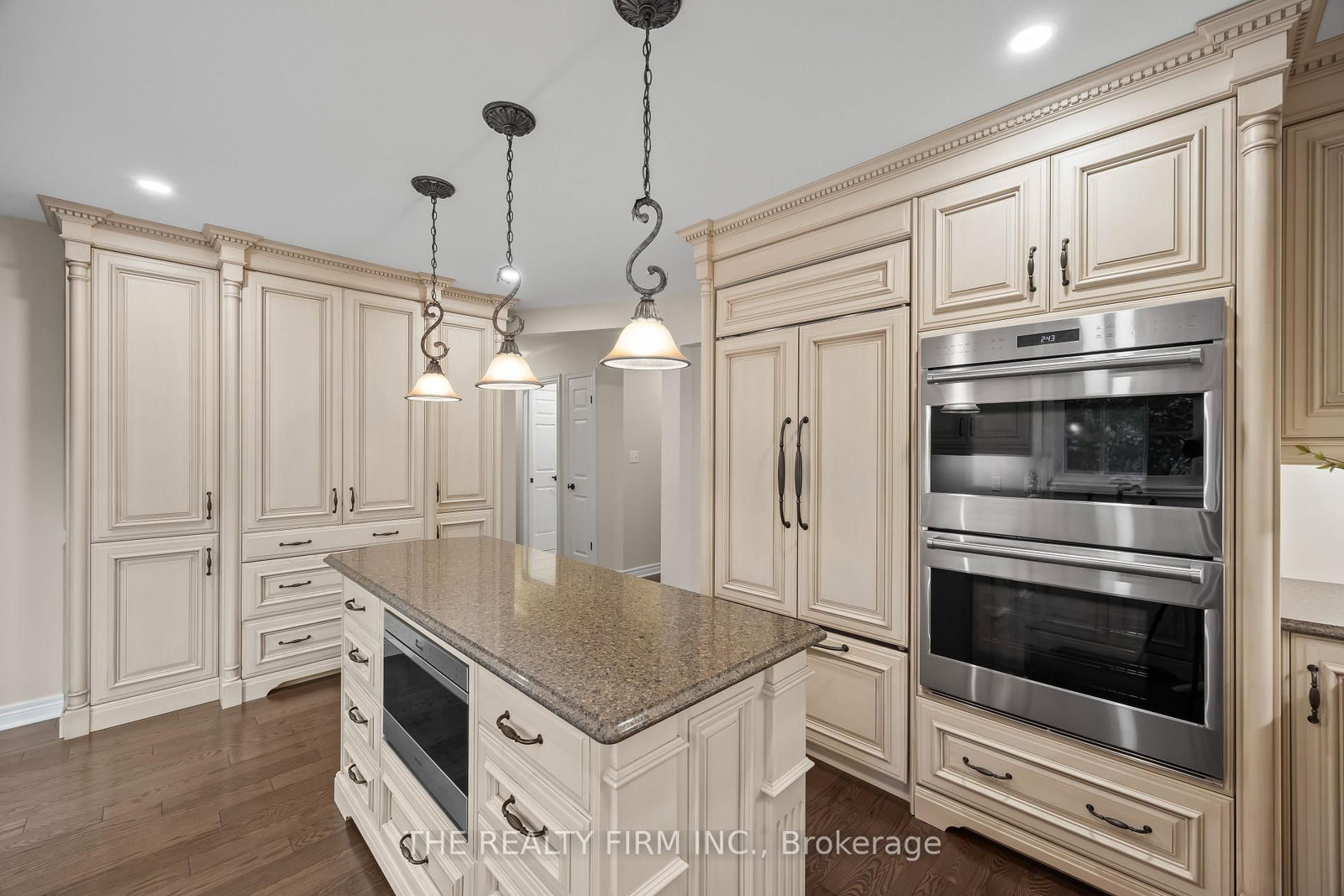 4077 Pine Crescent • Petrolia, ON photo 15