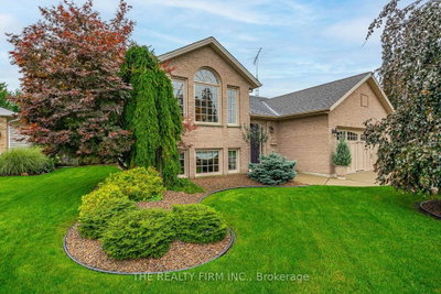 4077 Pine Crescent • Petrolia, ON photo 3