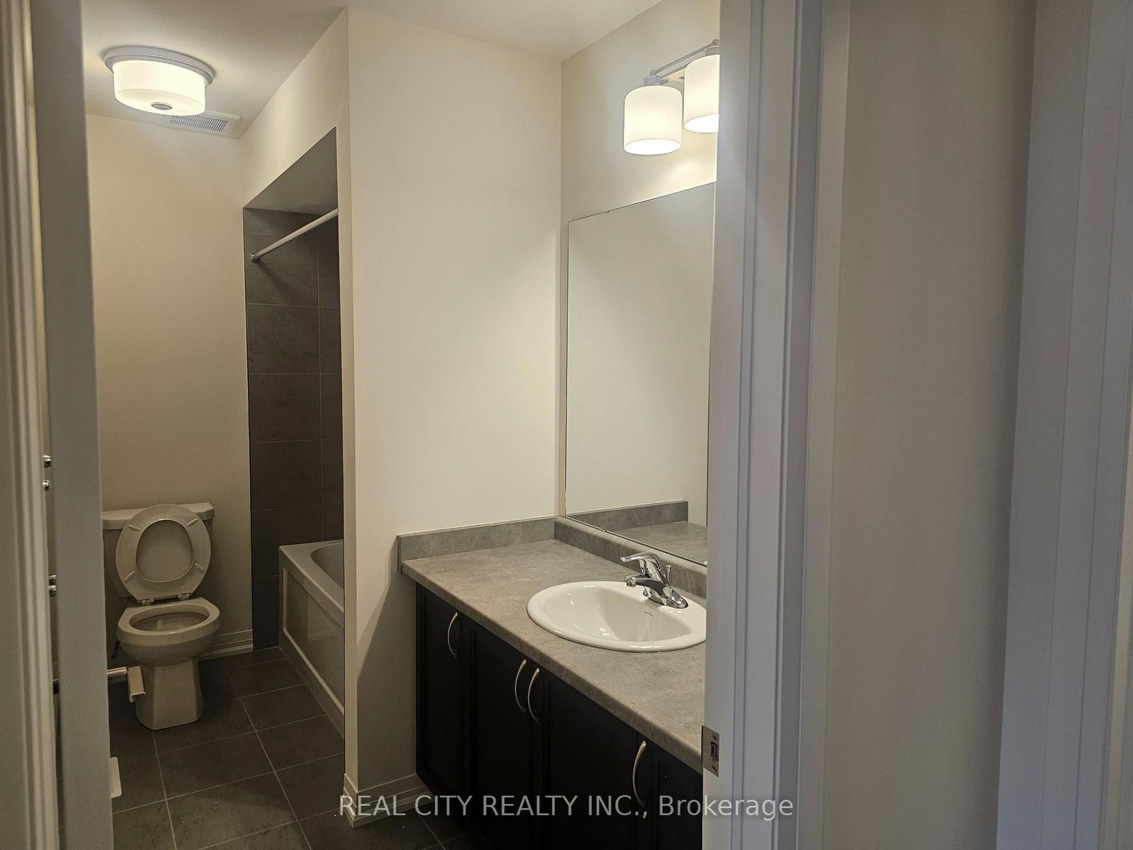 48 McKernan Avenue • Brantford, ON photo 24