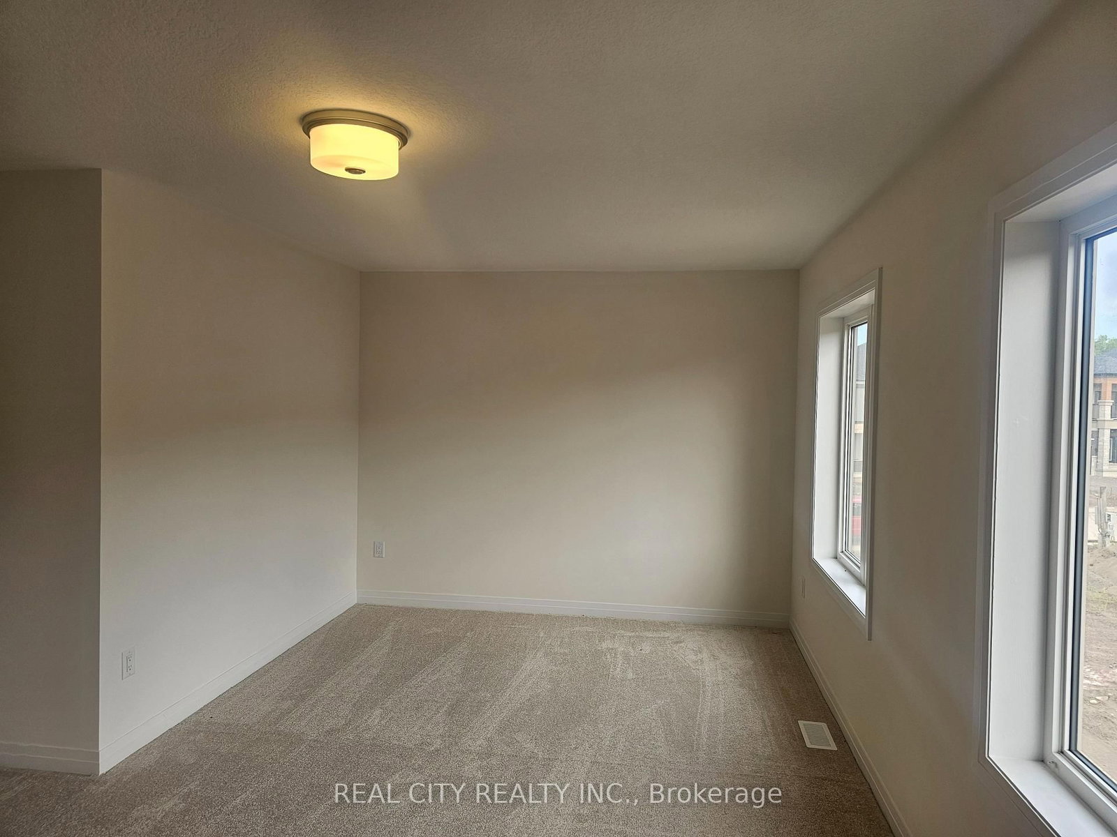 48 McKernan Avenue • Brantford, ON photo 29