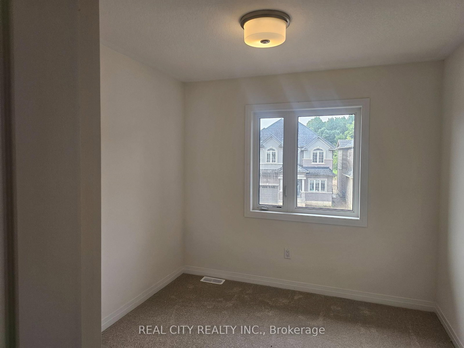 48 McKernan Avenue • Brantford, ON photo 31