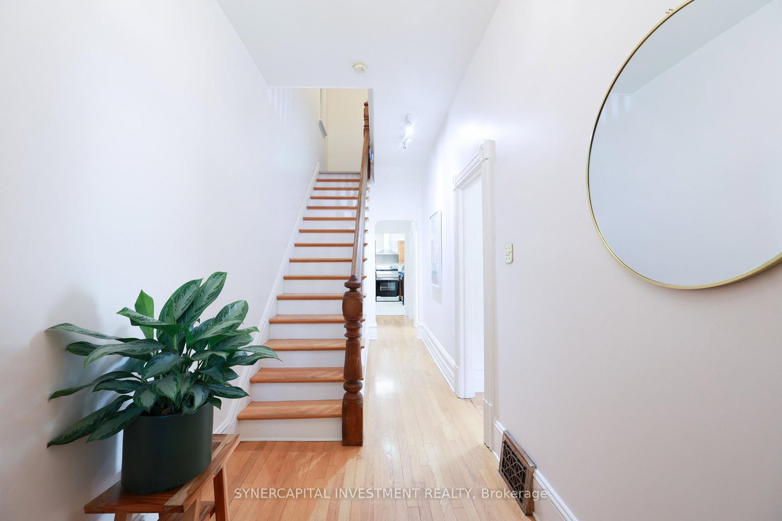 143 Arthur St, Ottawa, view 4