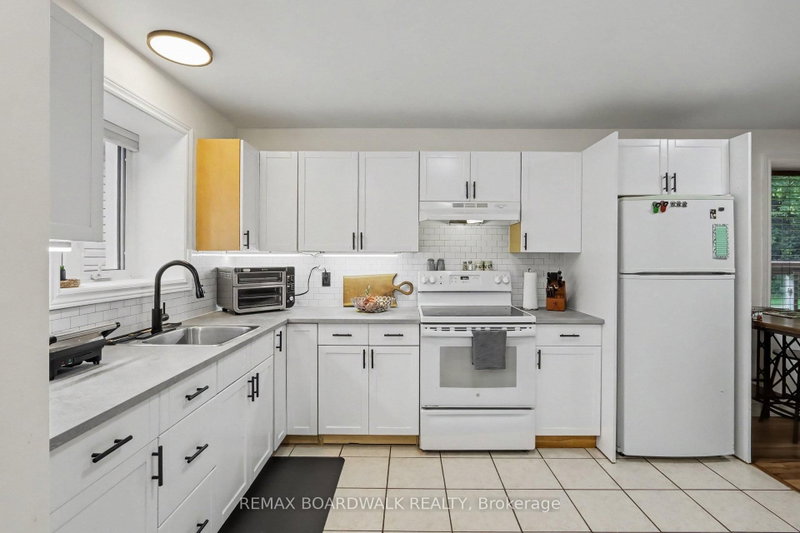 341 New Street E