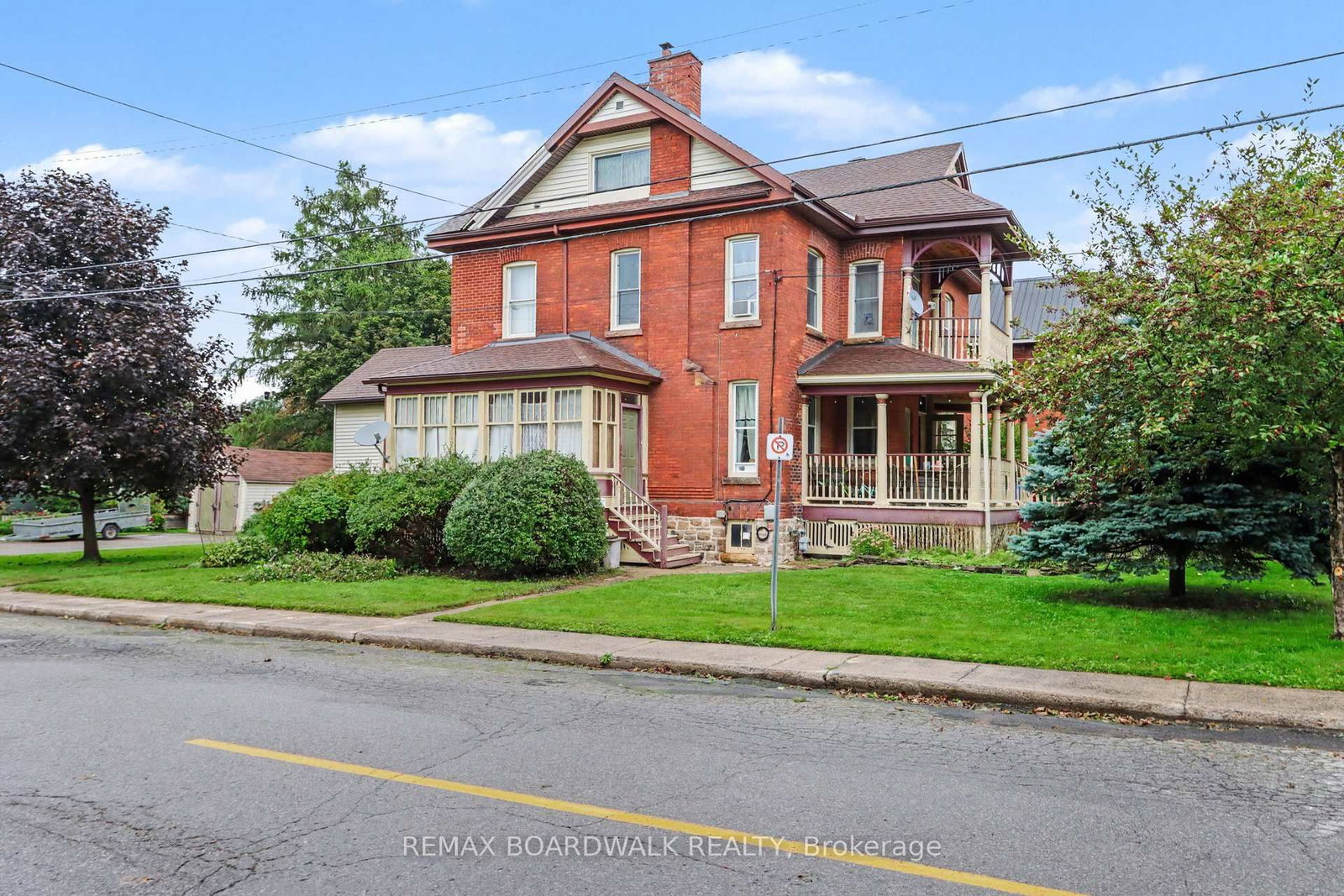 10 Glen Avenue • Smiths Falls, ON photo 4