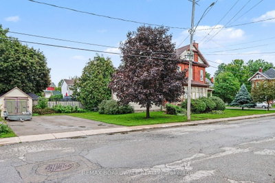 10 Glen Avenue • Smiths Falls, ON photo 8